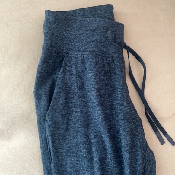 NWOT Lululemon ready to rulu joggers - Picture 2 of 3